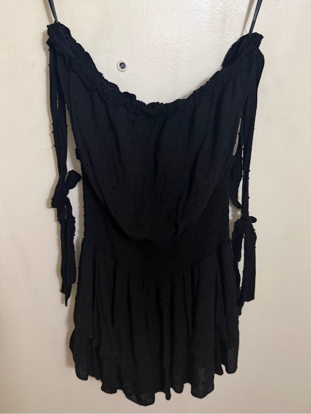 Women’s Forever 21 Stretch Black Side Dot Print Tie Romper Large L